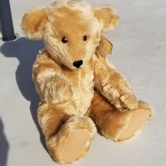 Hand Crafted Jointed Teddy Bear by Dorothy Rowland - Picture 2 of 4